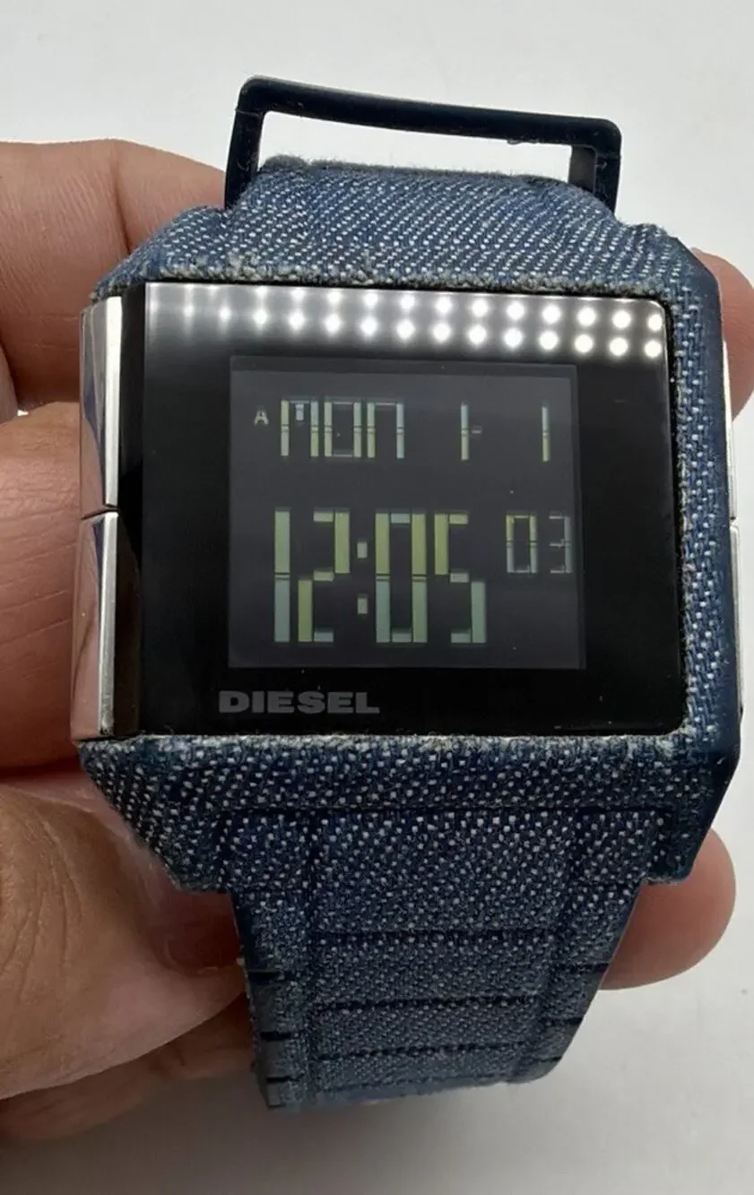 DIESEL DZ1713 Watch Denim Color Silicone Strap Good Condition New Battery